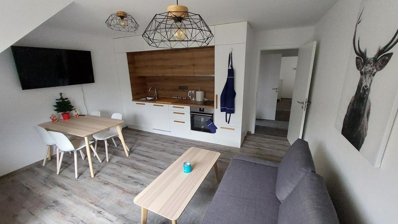 Apartman08 *